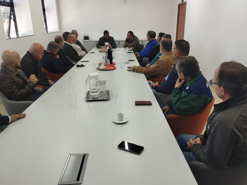PREFEITO TRANQUILIZOU DIRETORES E CONSELHEIROS DA ACIA SOBRE SITUAÇÃO FINANCEIRA DO MUNICÍPIO